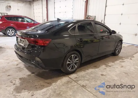 2024 Kia Forte Lxs z USA, uszkodzony, nr VIN 3KPF24ADXRE728474